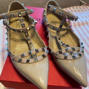 Valentino Rockstud T-Strap Flat Blush 8/38 EUC